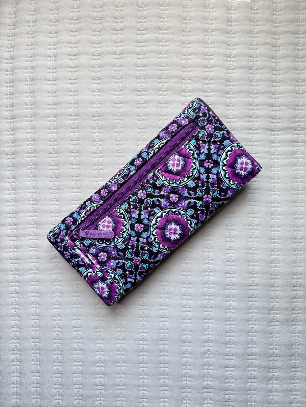 Vera Bradley Lilac Medallion Pattern RFID Trifold Large Wallet with ID Slots - Picture 2 of 8